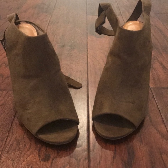 BAMBOO Shoes - Bamboo Women's Peep Toe Slingback